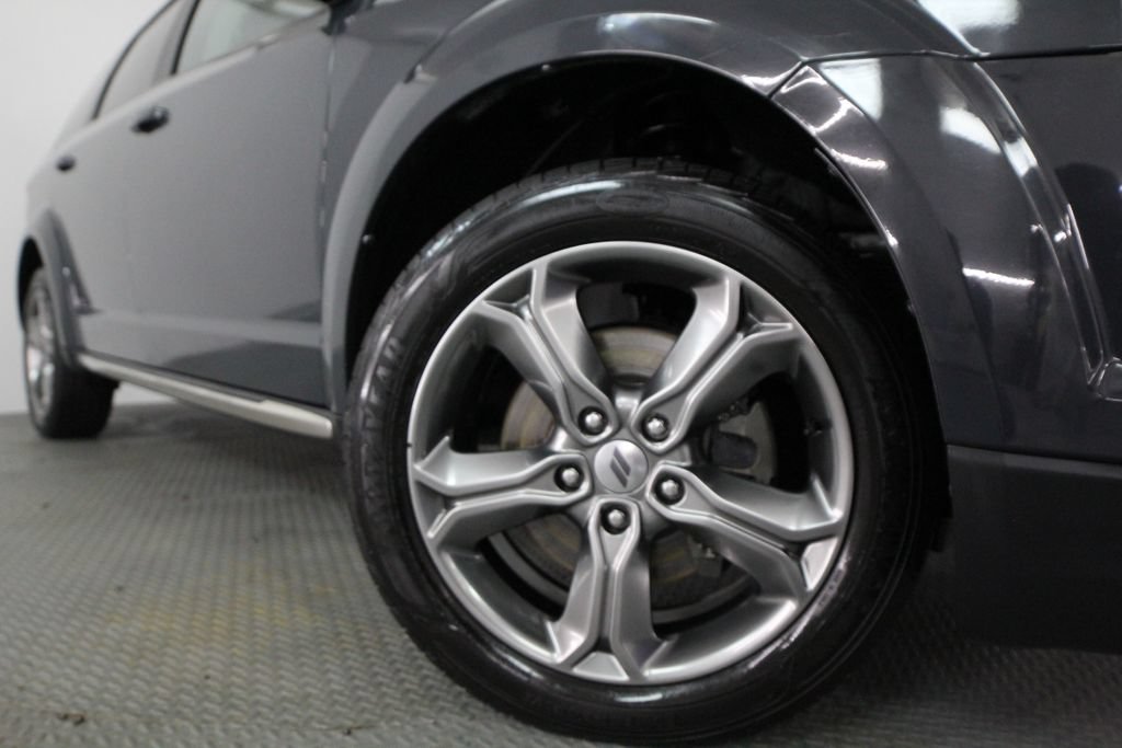 Used 2018 Dodge Journey Crossroad w/ Nav & Sun Group AWD/4WD image 16