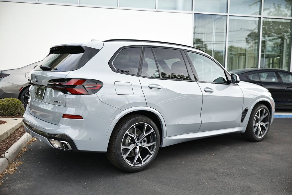 New 2026 BMW X5 xDrive50e w/ M Sport Package image 7