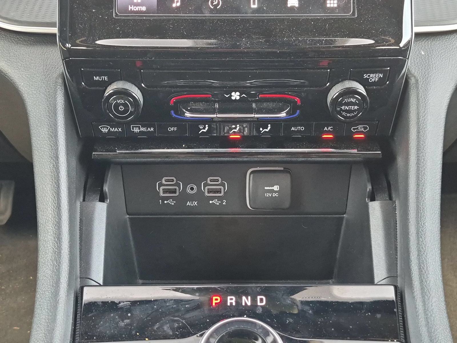 Used 2025 Jeep Grand Cherokee Laredo RWD image 20