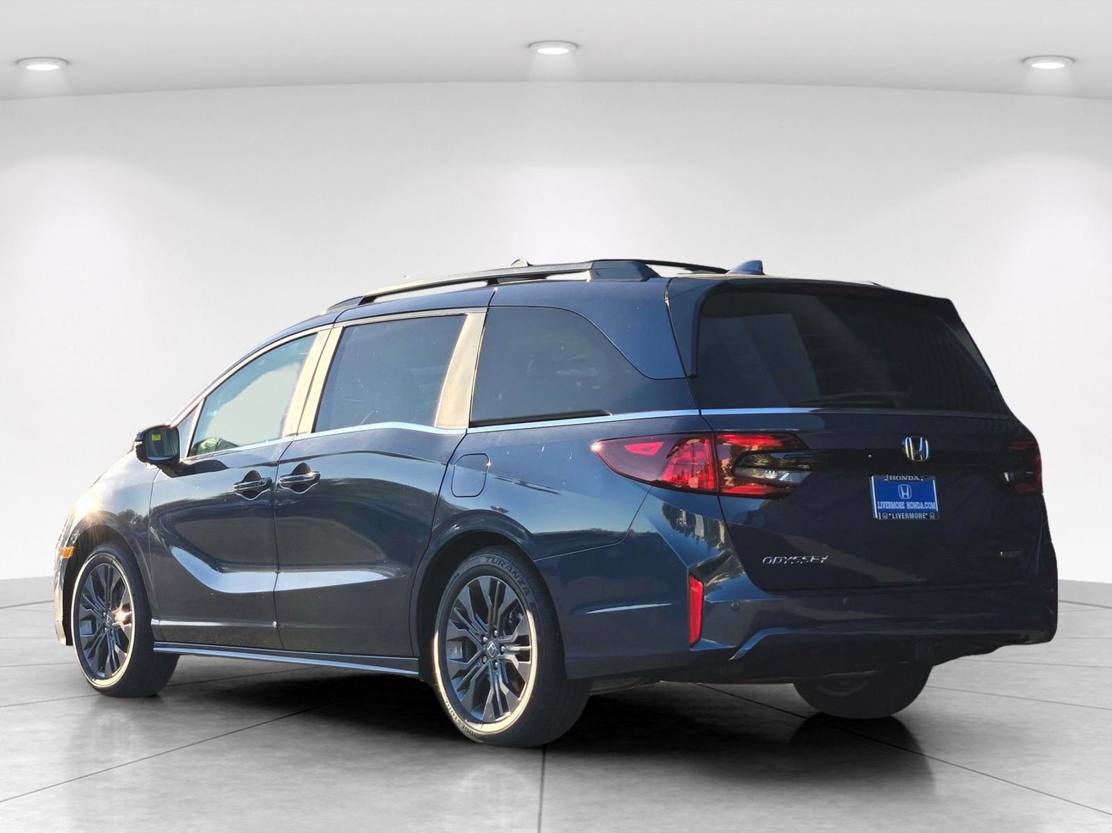 New 2026 Honda Odyssey Touring image 8