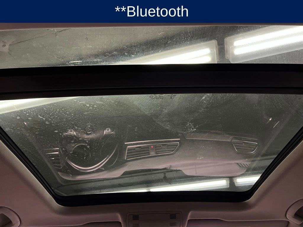 Used 2019 Volkswagen Tiguan SE w/ Panoramic Sunroof Package image 9