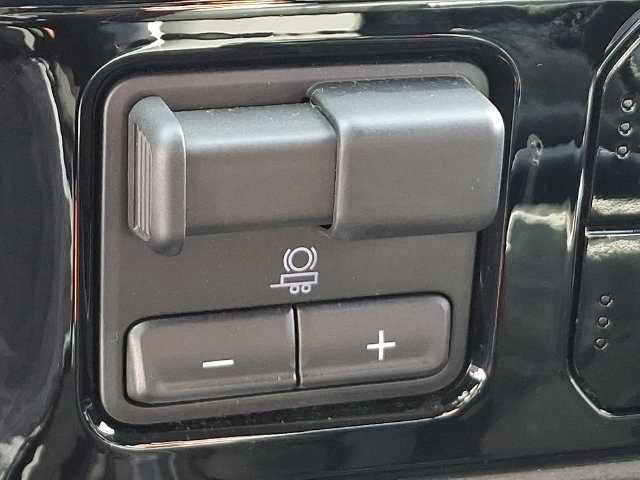 Used 2023 Chevrolet Silverado 1500 RST AWD/4WD image 18