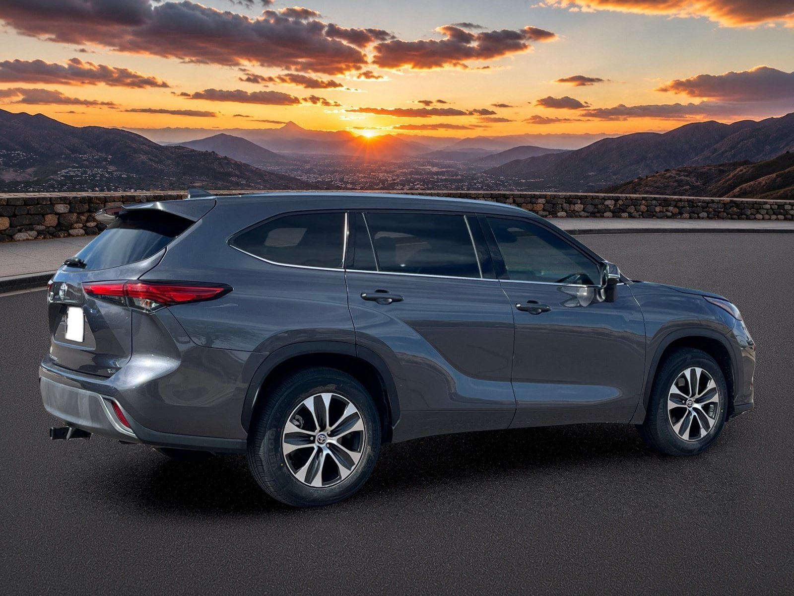 Used 2021 Toyota Highlander XLE FWD image 5