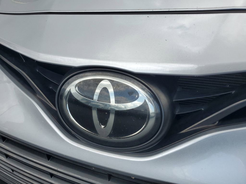 Used 2022 Toyota Camry LE image 8