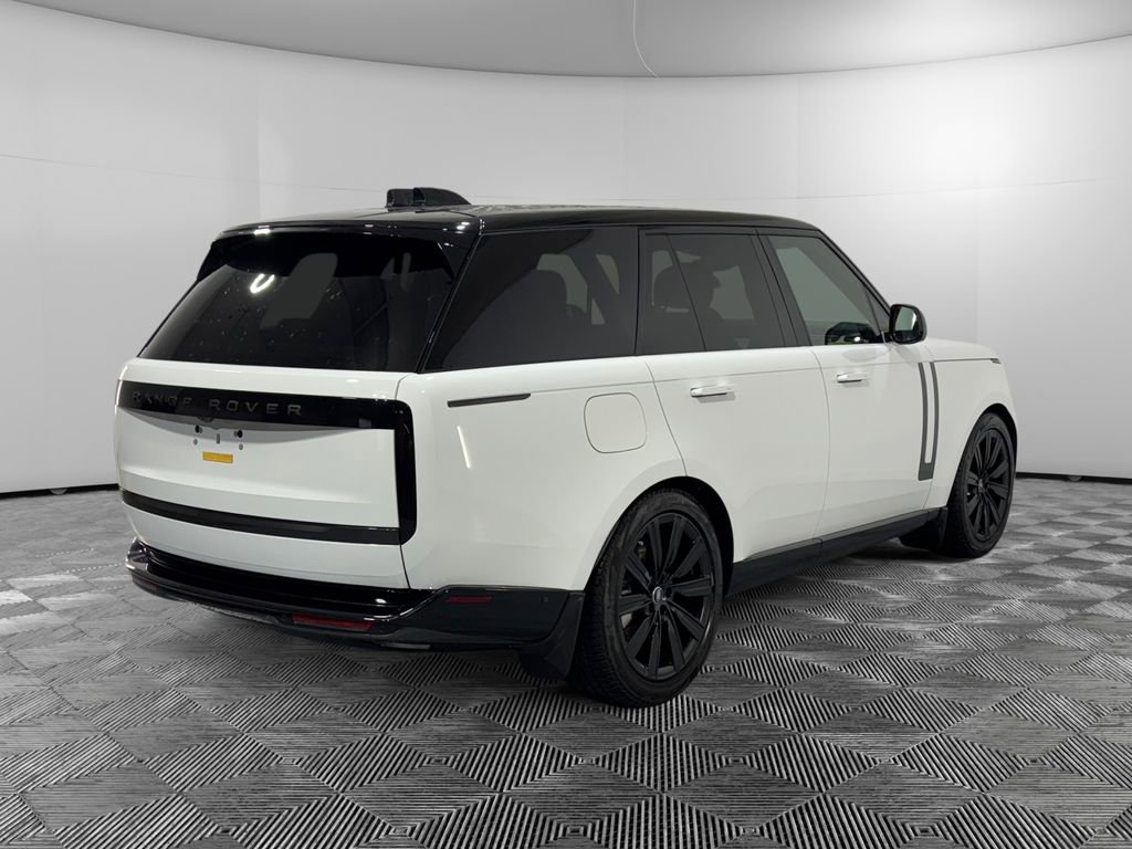 New 2025 Land Rover Range Rover SE image 5