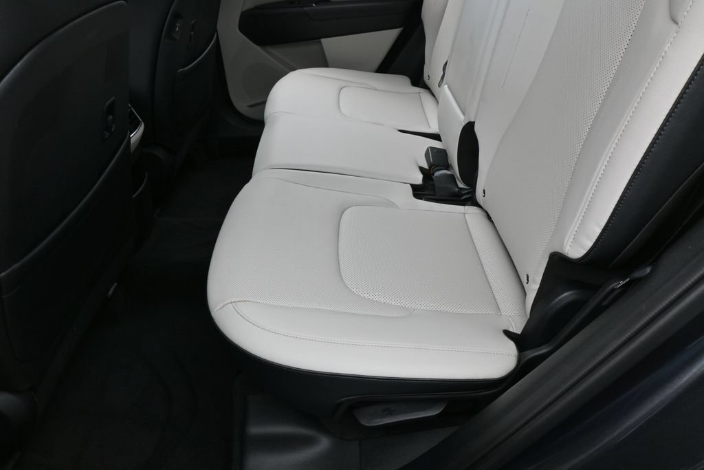 Used 2024 Kia Sportage EX FWD image 34