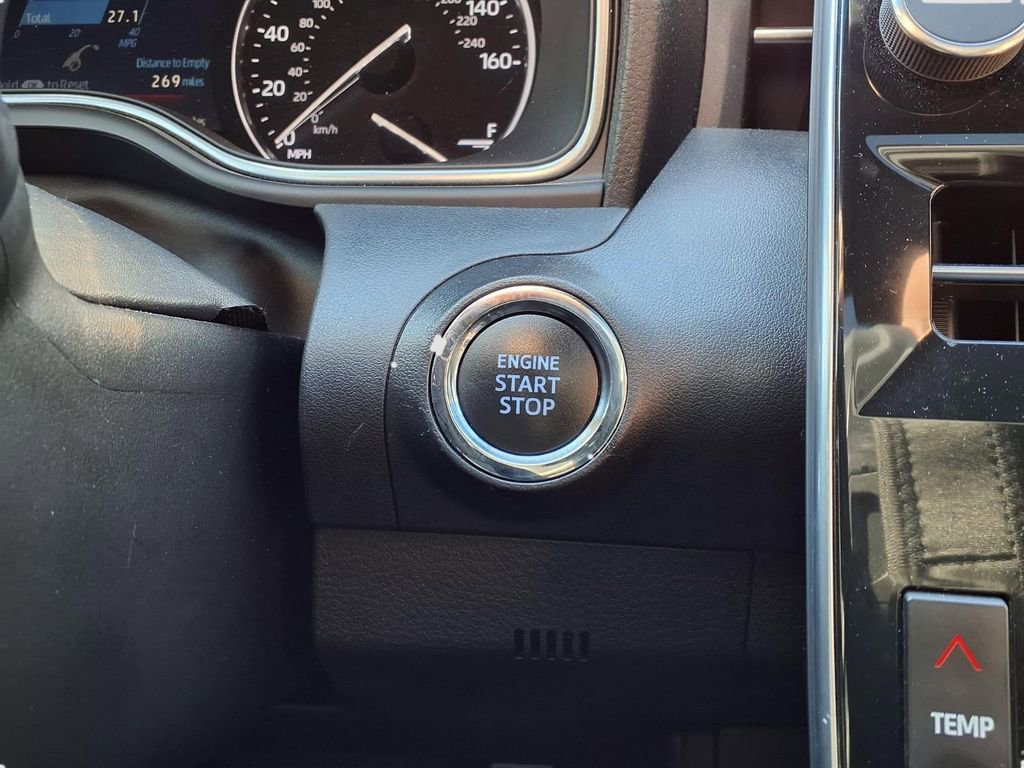 Used 2021 Toyota Avalon XSE image 13