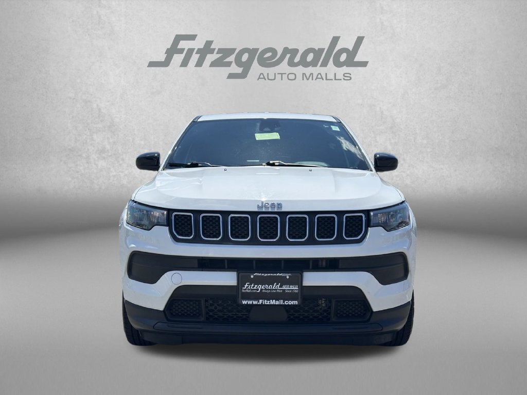 Used 2023 Jeep Compass Sport AWD/4WD image 3