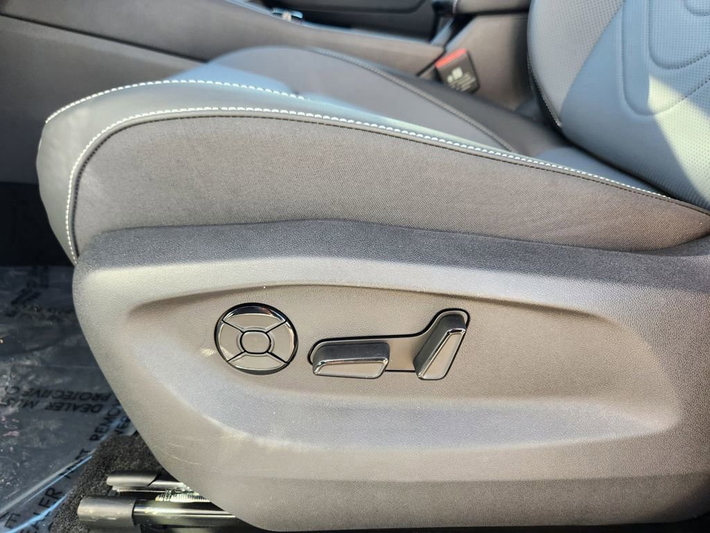 New 2026 Volkswagen Tiguan SE R-Line image 14