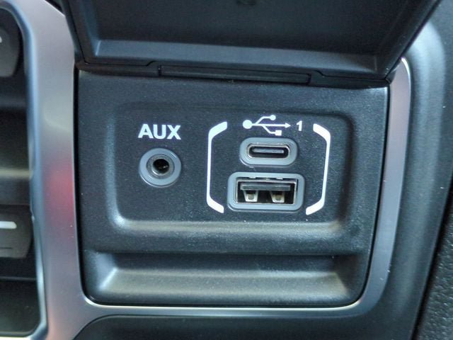 New 2026 Jeep Gladiator Mojave w/ Steel Bumper Group AWD/4WD image 21