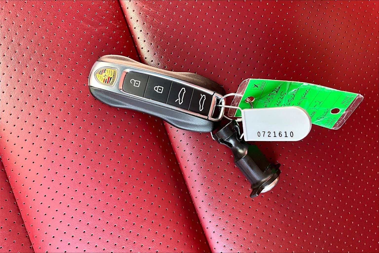 Used 2025 Porsche Taycan RWD image 11