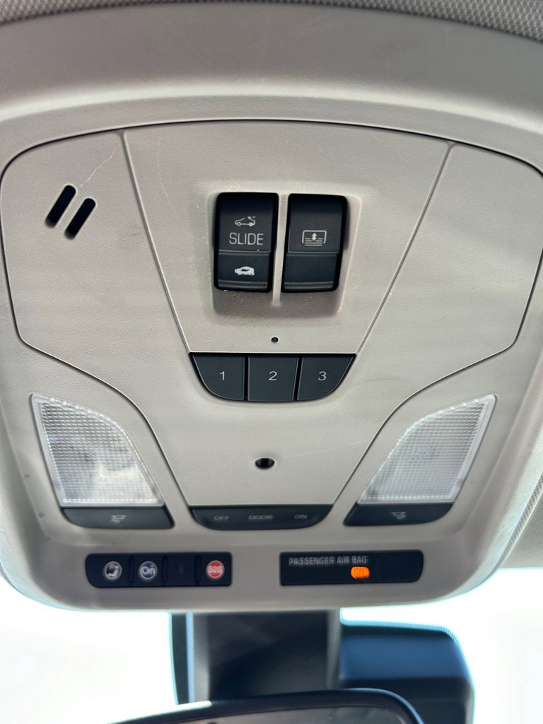 Used 2015 Chevrolet Impala LT w/ Convenience Package image 15