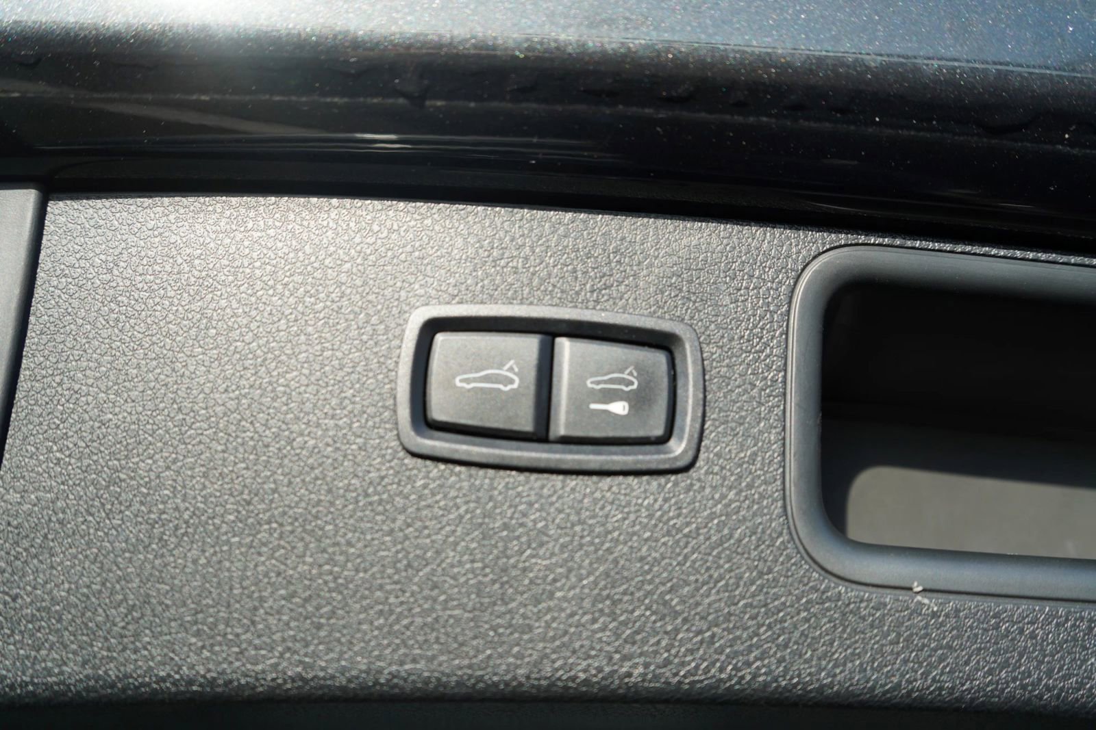 Used 2018 Porsche Macan S image 28