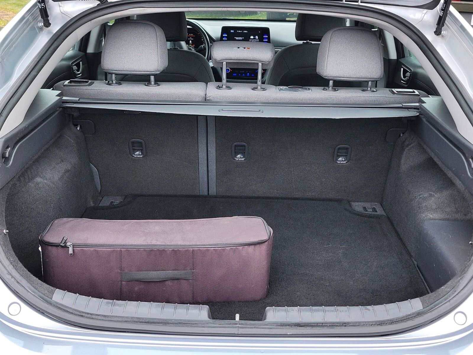 Used 2021 Hyundai Ioniq SE image 32