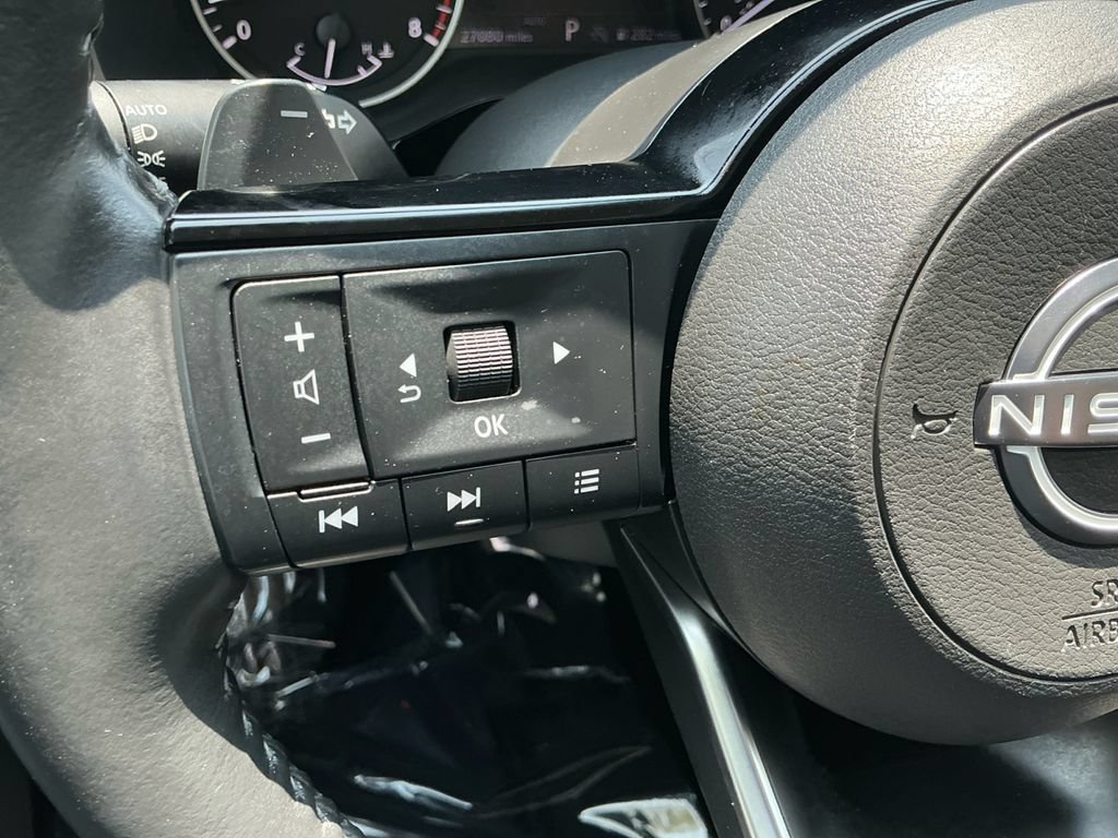 Used 2025 Nissan Pathfinder SL AWD/4WD image 21