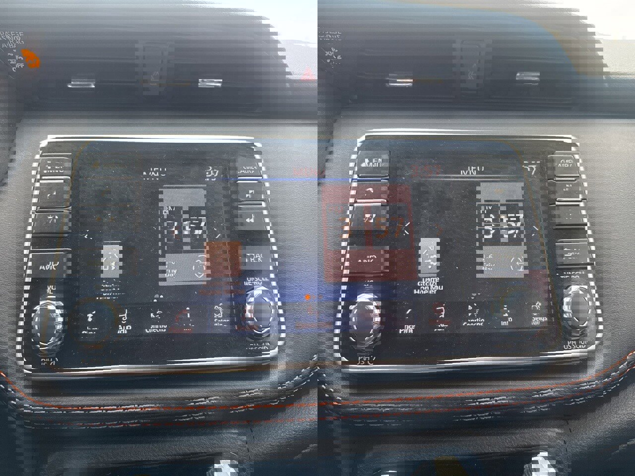 Used 2019 Nissan Kicks SR image 37