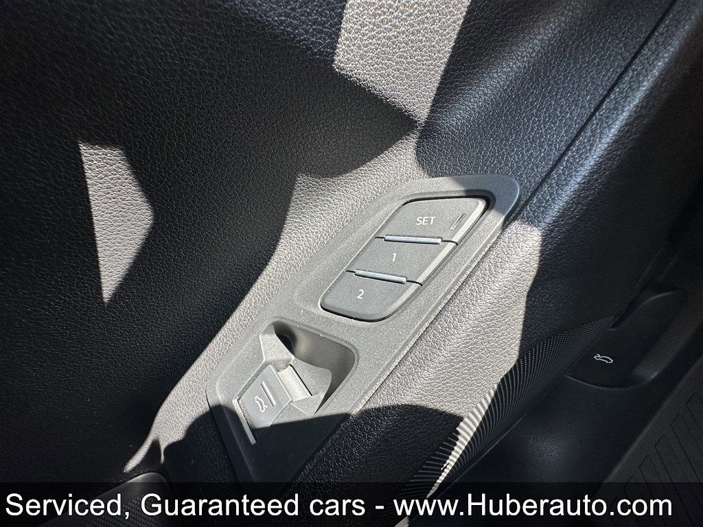 Used 2023 Audi Q3 2.0T Premium image 32