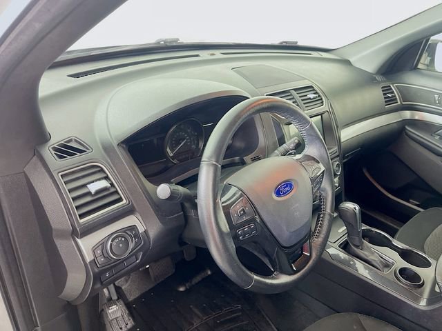 Used 2017 Ford Explorer XLT w/ Equipment Group 201A image 10