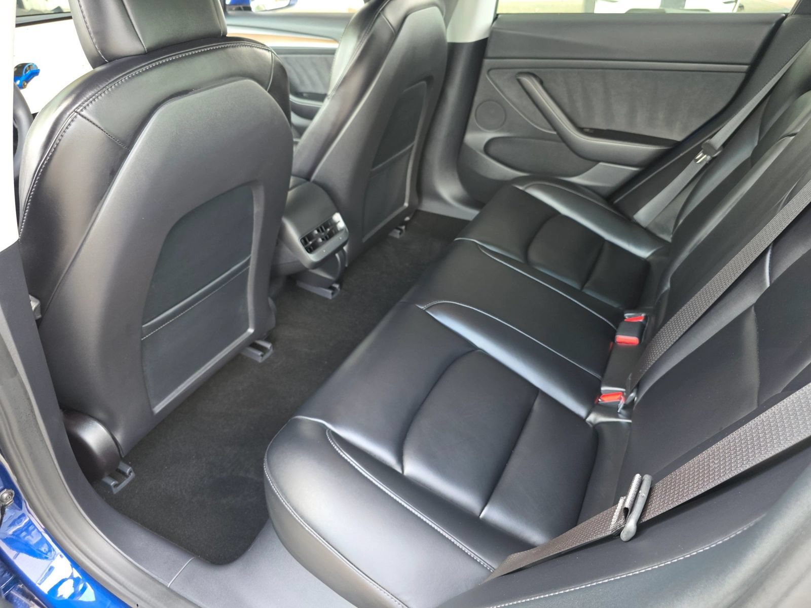 Used 2022 Tesla Model 3 Long Range AWD/4WD image 32