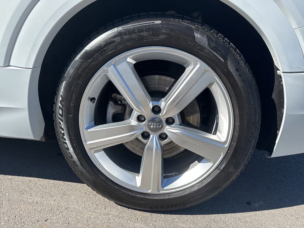 Used 2019 Audi e-tron Premium Plus image 28