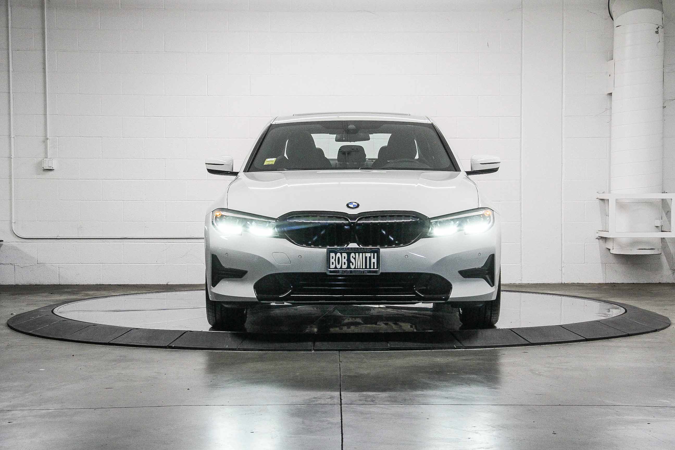 Used 2021 BMW 330i Sedan w/ Convenience Package image 2