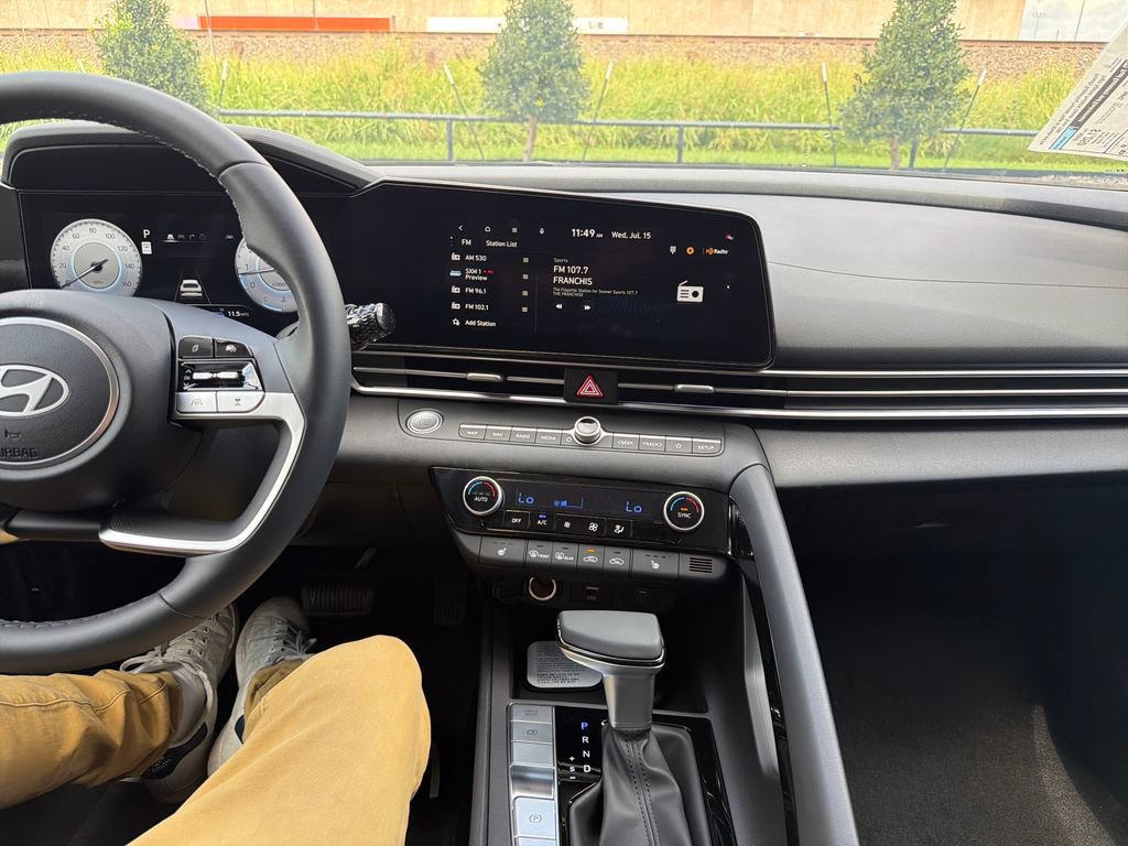 New 2026 Hyundai Elantra Limited FWD image 23