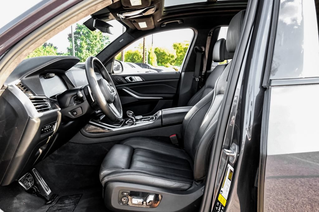 Used 2021 BMW X7 M50i w/ Dynamic Handling Package AWD/4WD image 34