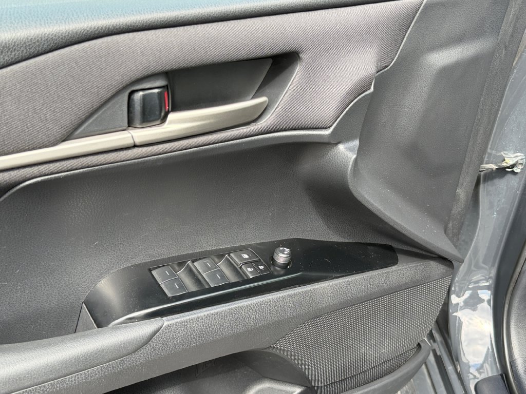 Used 2025 Toyota Camry LE FWD image 15