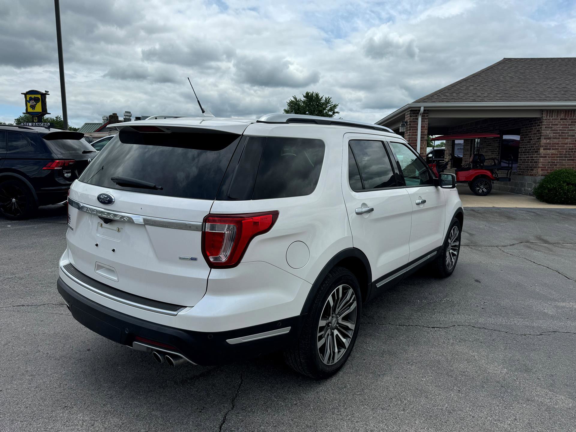 Used 2018 Ford Explorer Platinum image 8