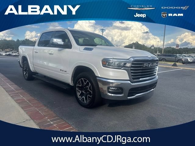 Used 2025 RAM 1500 Laramie AWD/4WD image 1