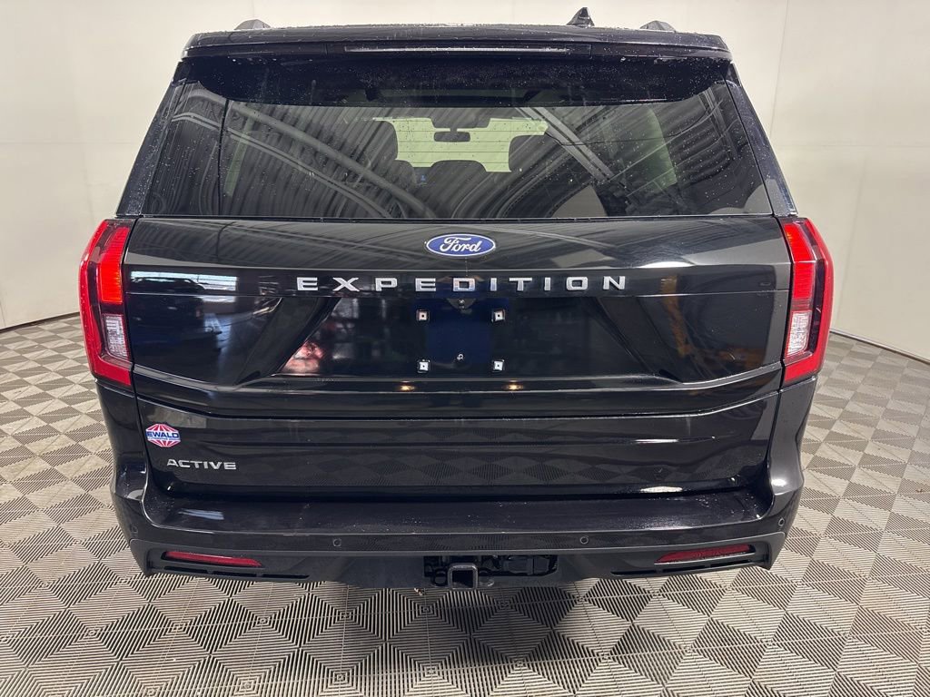 Used 2025 Ford Expedition Active AWD/4WD image 8