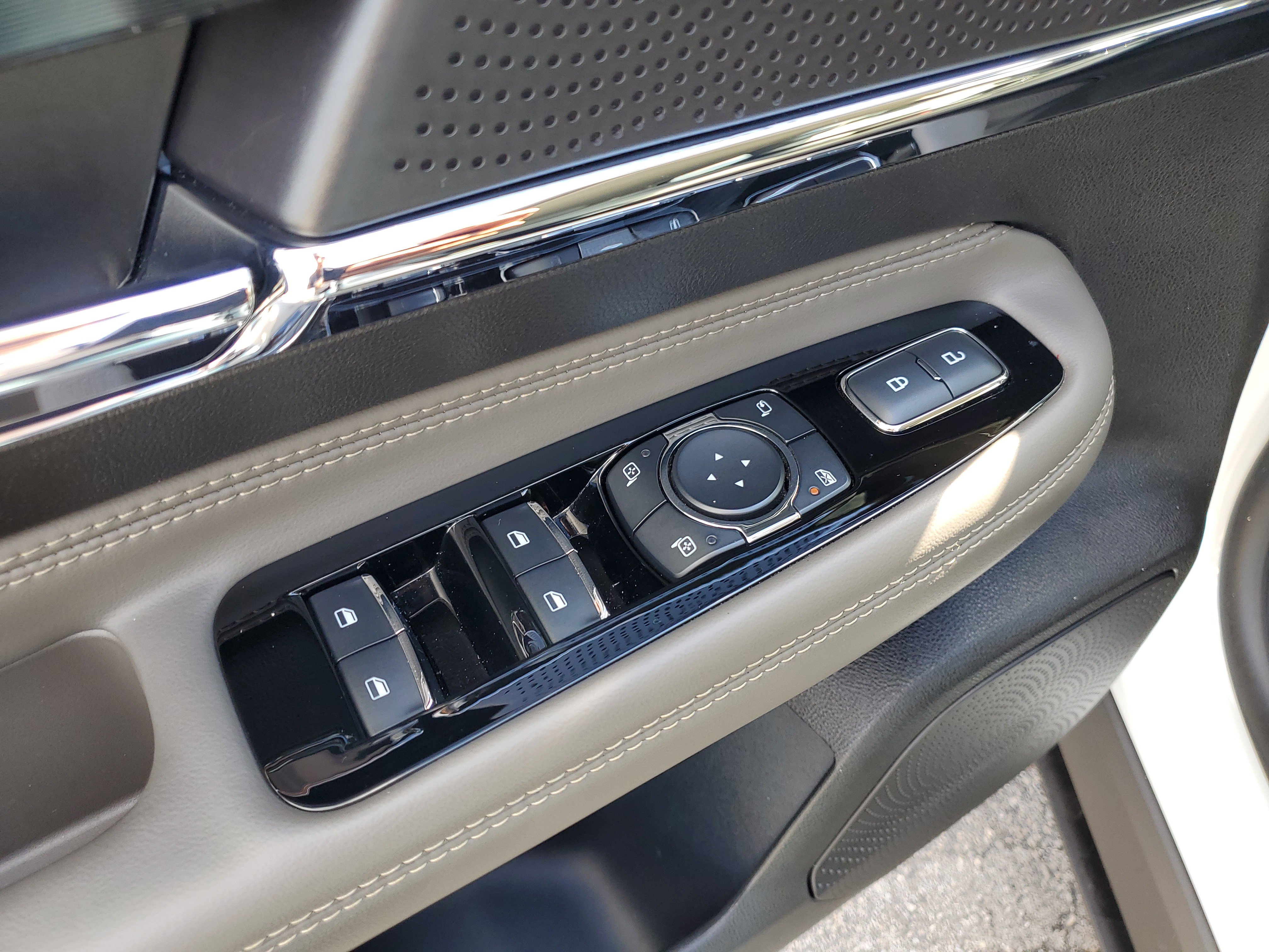 Certified 2024 Lincoln Corsair FWD image 19