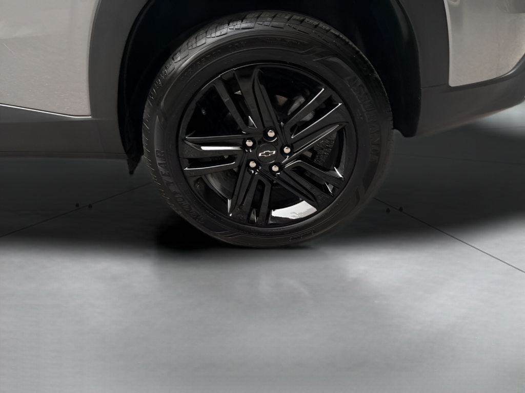 Used 2024 Chevrolet Trax ACTIV w/ Sunroof Package FWD image 8