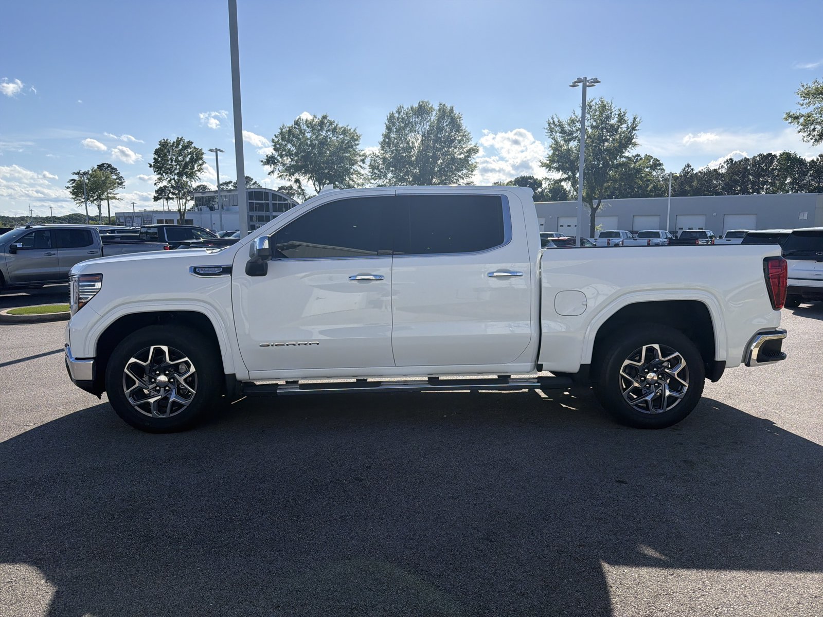 Used 2026 GMC Sierra 1500 SLT RWD image 9