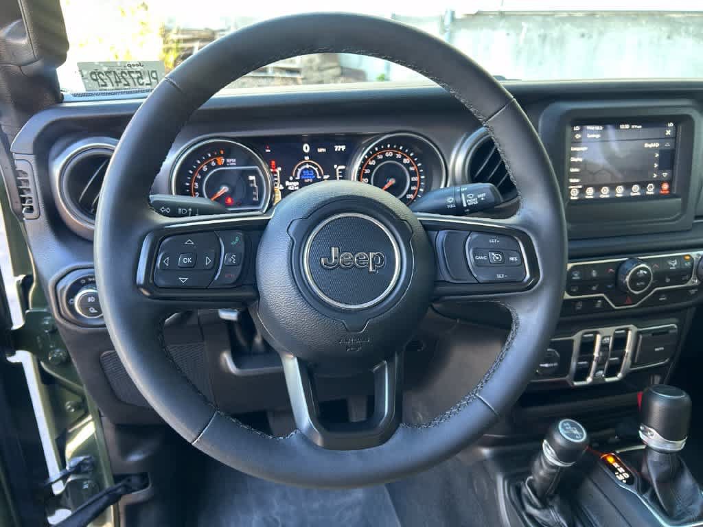 Used 2023 Jeep Gladiator Sport AWD/4WD image 16