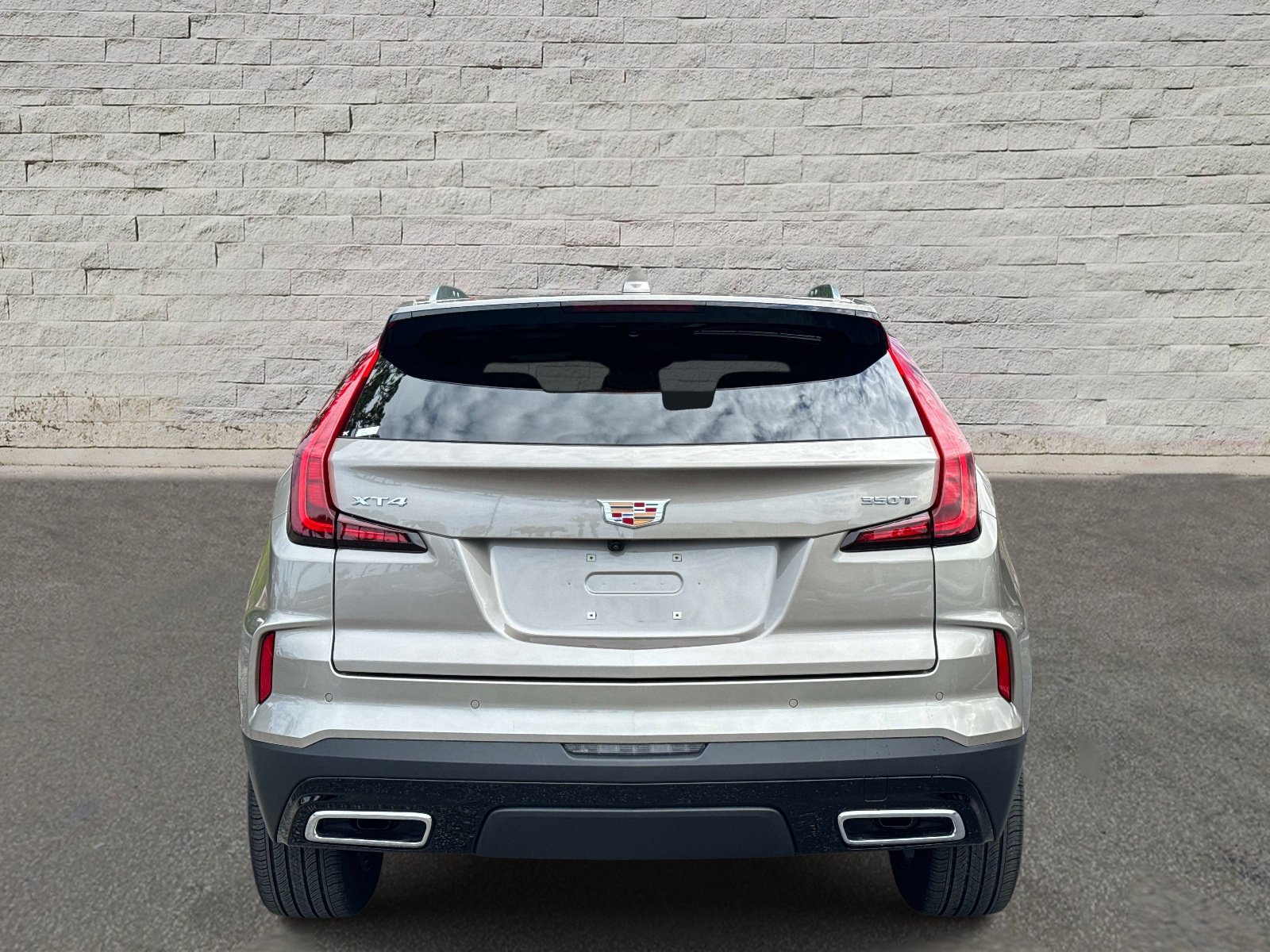 Used 2024 Cadillac XT4 Premium Luxury FWD image 4