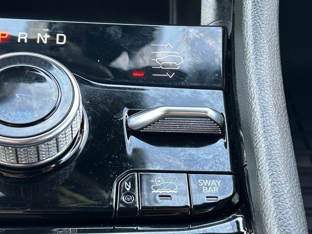 Certified 2022 Jeep Grand Cherokee Trailhawk w/ Luxury Tech Group III AWD/4WD image 31