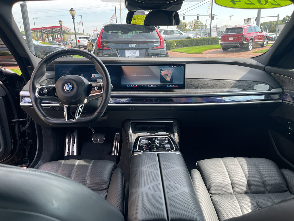 Used 2024 BMW 740i xDrive image 30