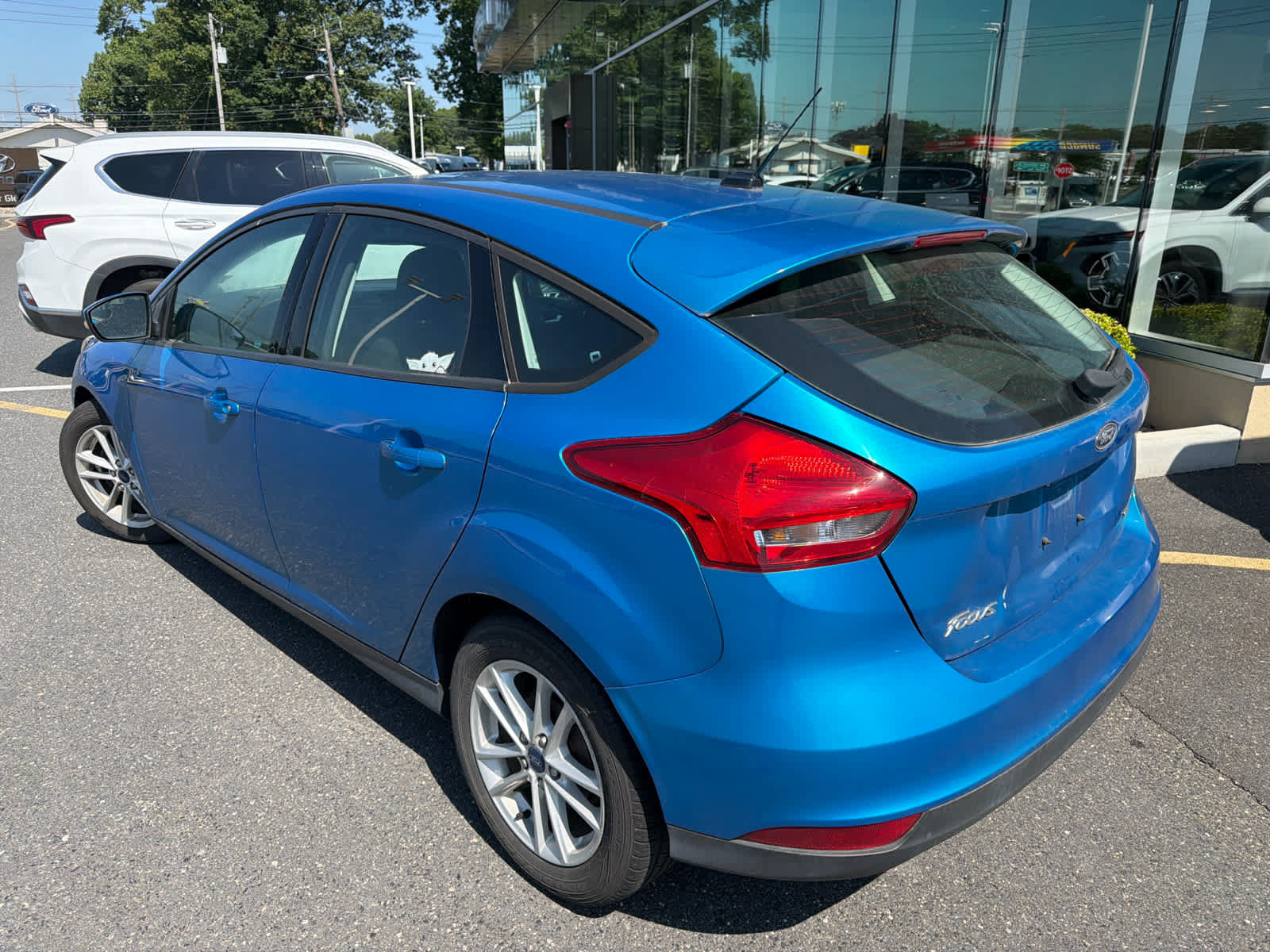 Used 2017 Ford Focus SE FWD image 4