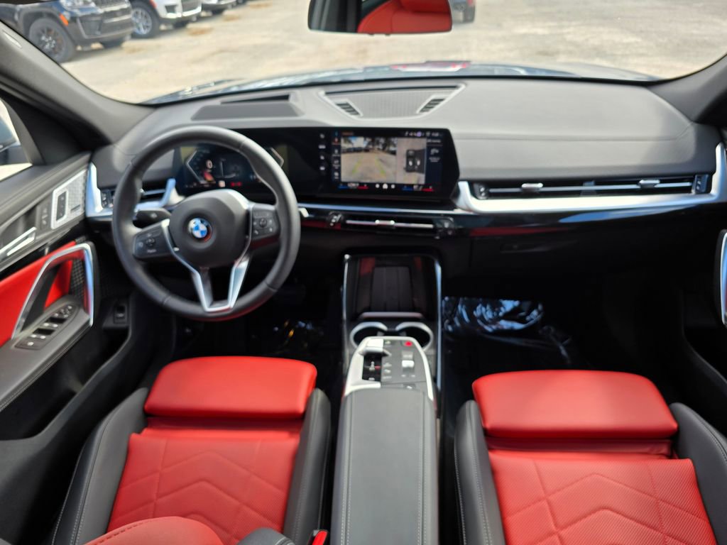 Used 2025 BMW X2 xDrive28i w/ Premium Package image 34