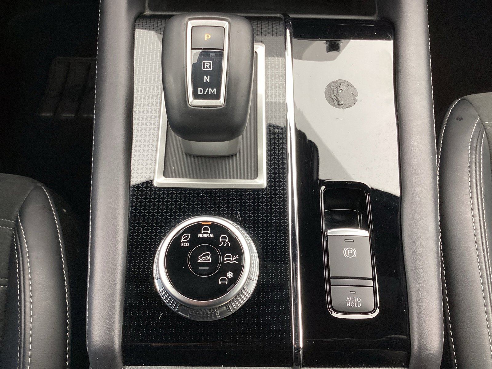 Used 2024 Mitsubishi Outlander SE Black Edition FWD image 27