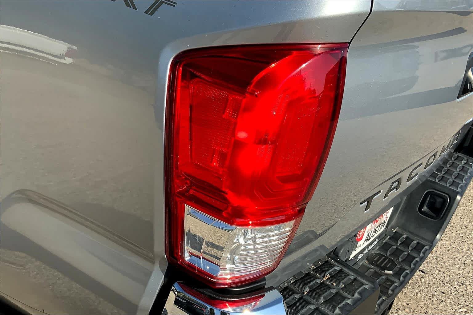 Used 2017 Toyota Tacoma SR5 w/ Tow Package RWD image 28