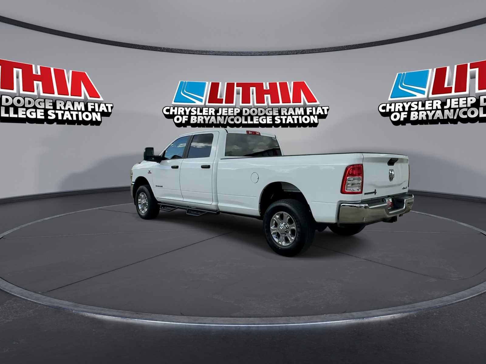 Used 2024 RAM 3500 Big Horn AWD/4WD image 6