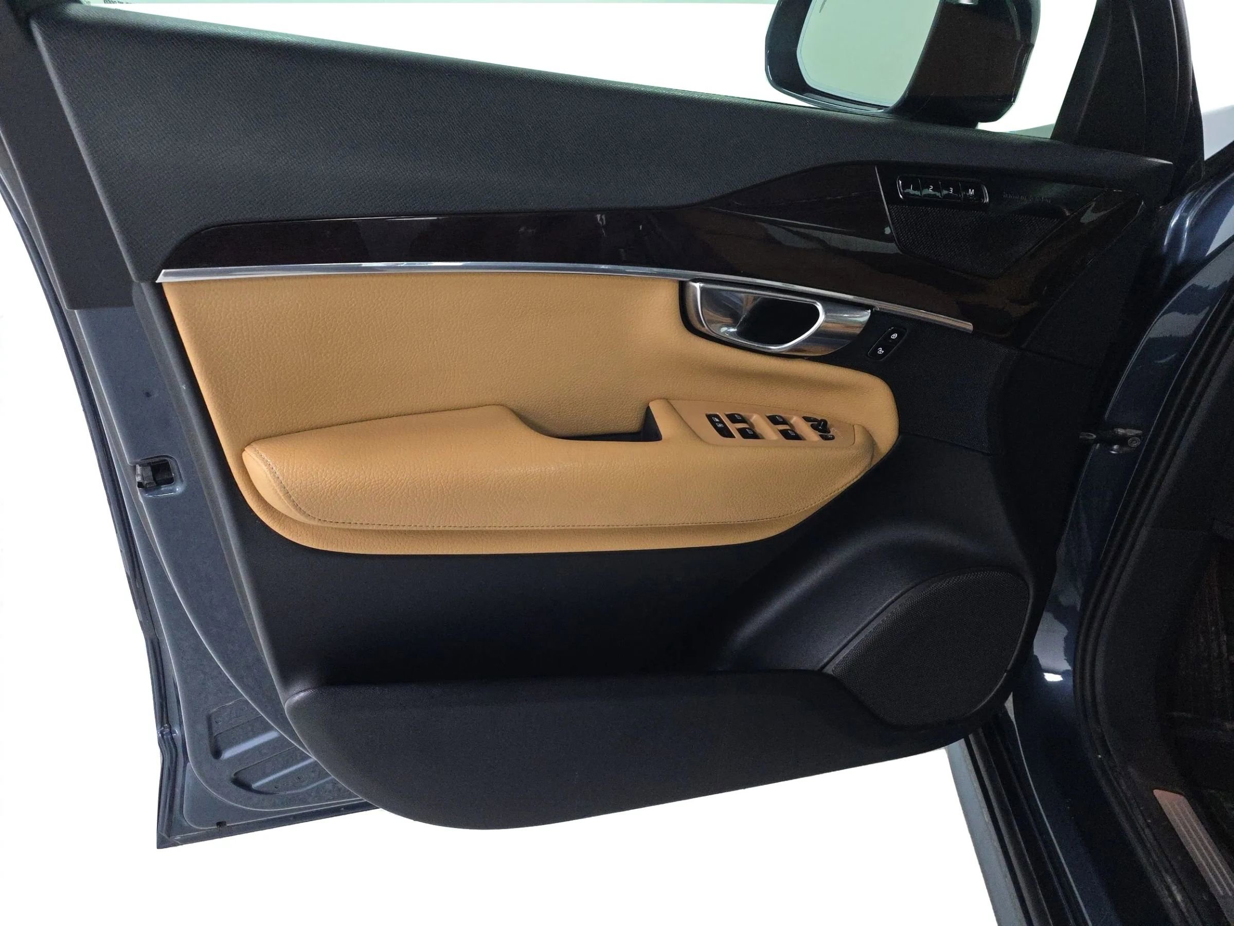 Used 2019 Volvo XC90 T6 Momentum w/ Advanced Package image 20