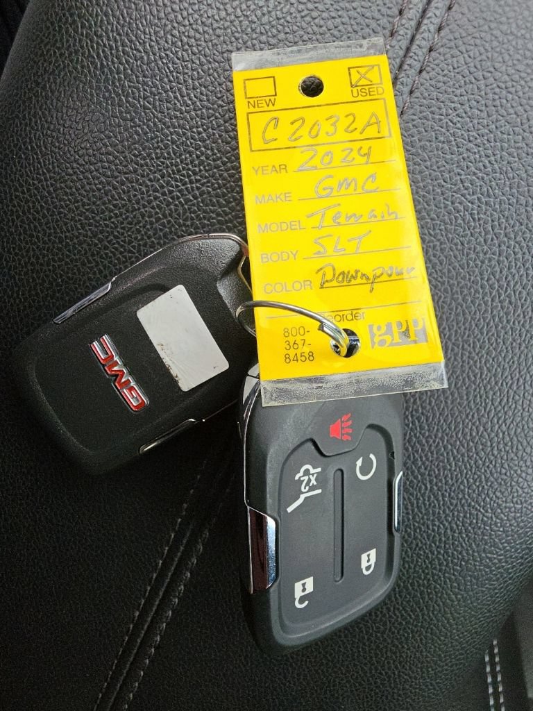 Used 2024 GMC Terrain SLT w/ Elevation Edition FWD image 34