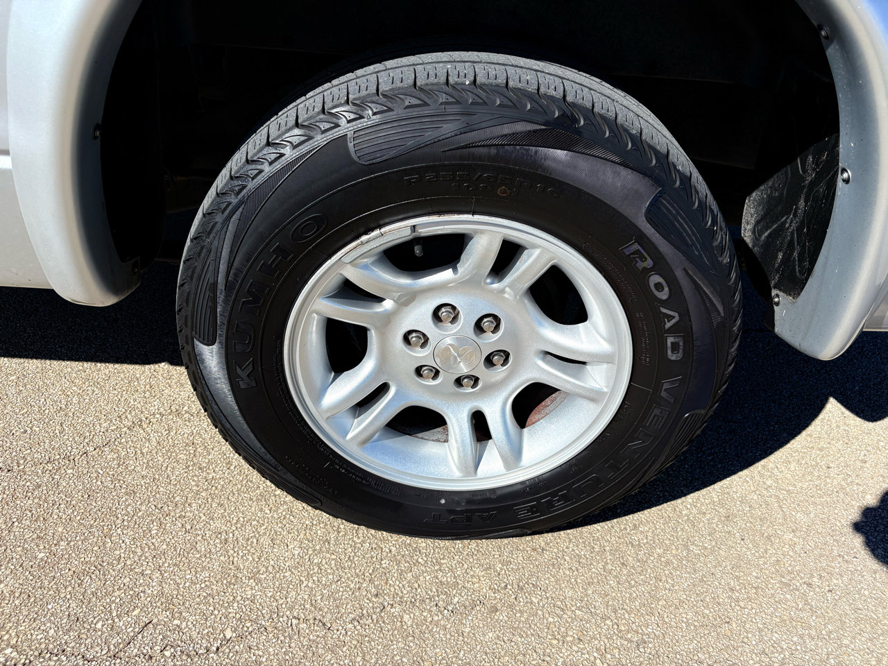 Used 2004 Dodge Dakota 2WD Club Cab w/ Tire & Handling Group image 14