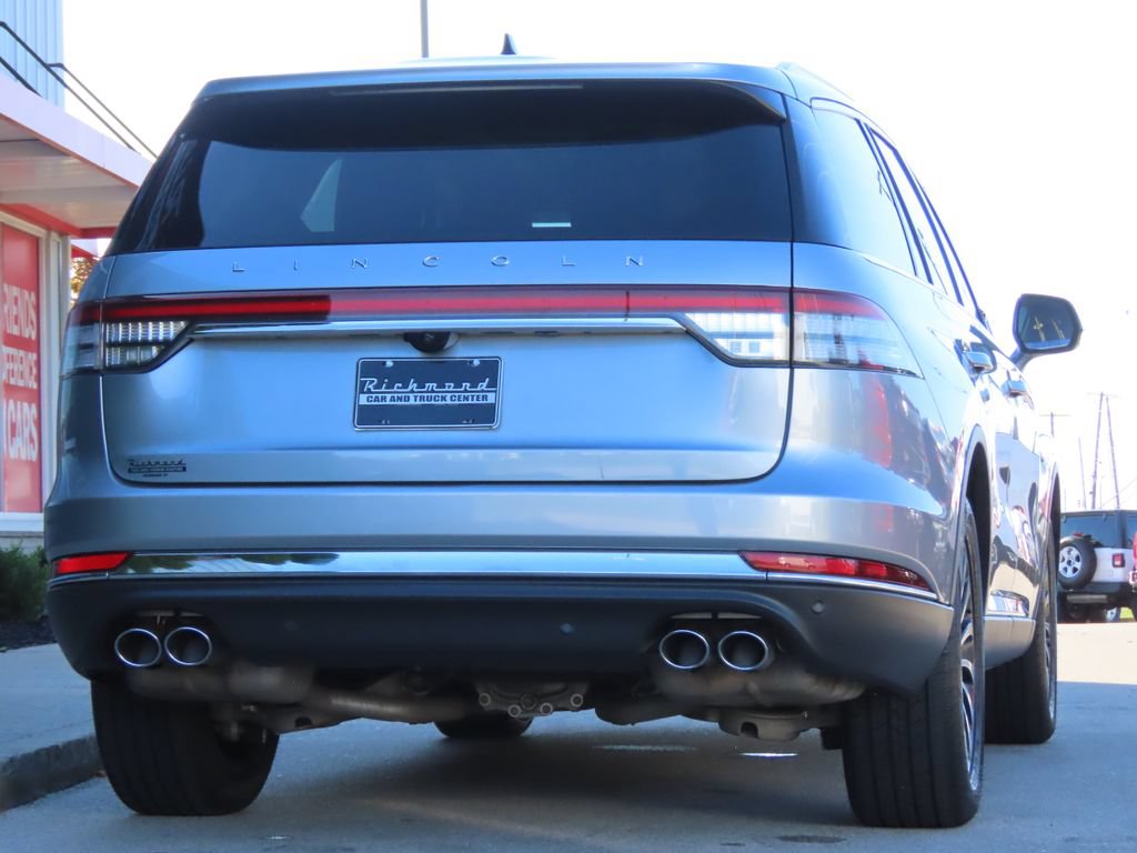 Used 2023 Lincoln Aviator AWD w/ Premium Package image 5