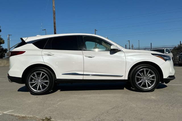 Used 2023 Acura RDX w/ Technology Package FWD image 3