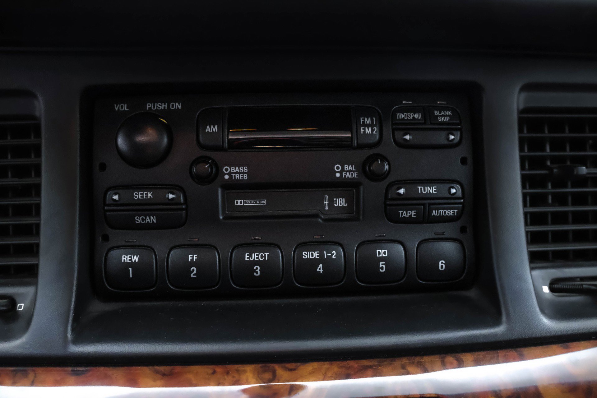 Used 1995 Lincoln Town Car Signature image 10