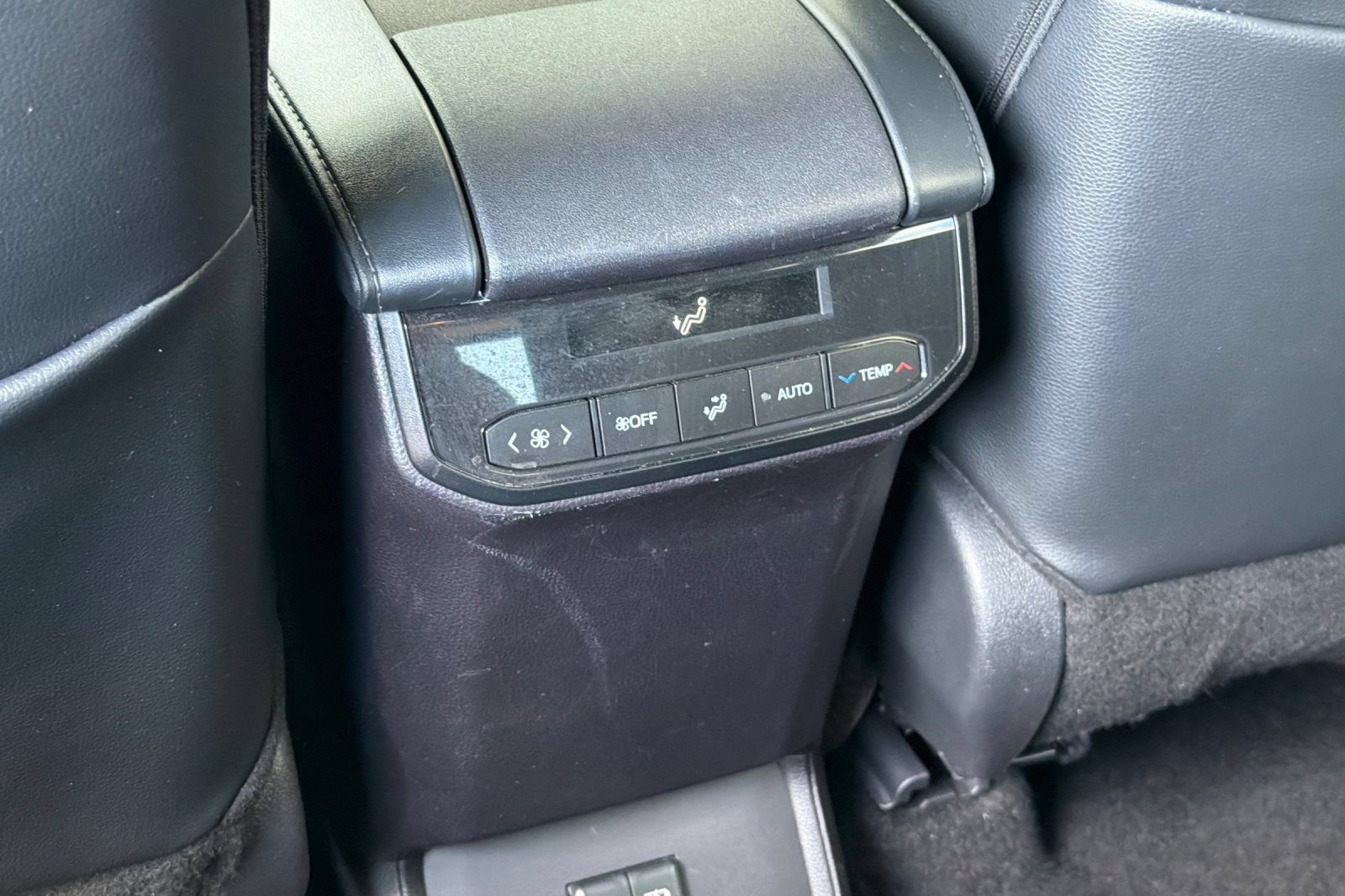 Used 2025 Toyota Highlander XSE AWD/4WD image 15
